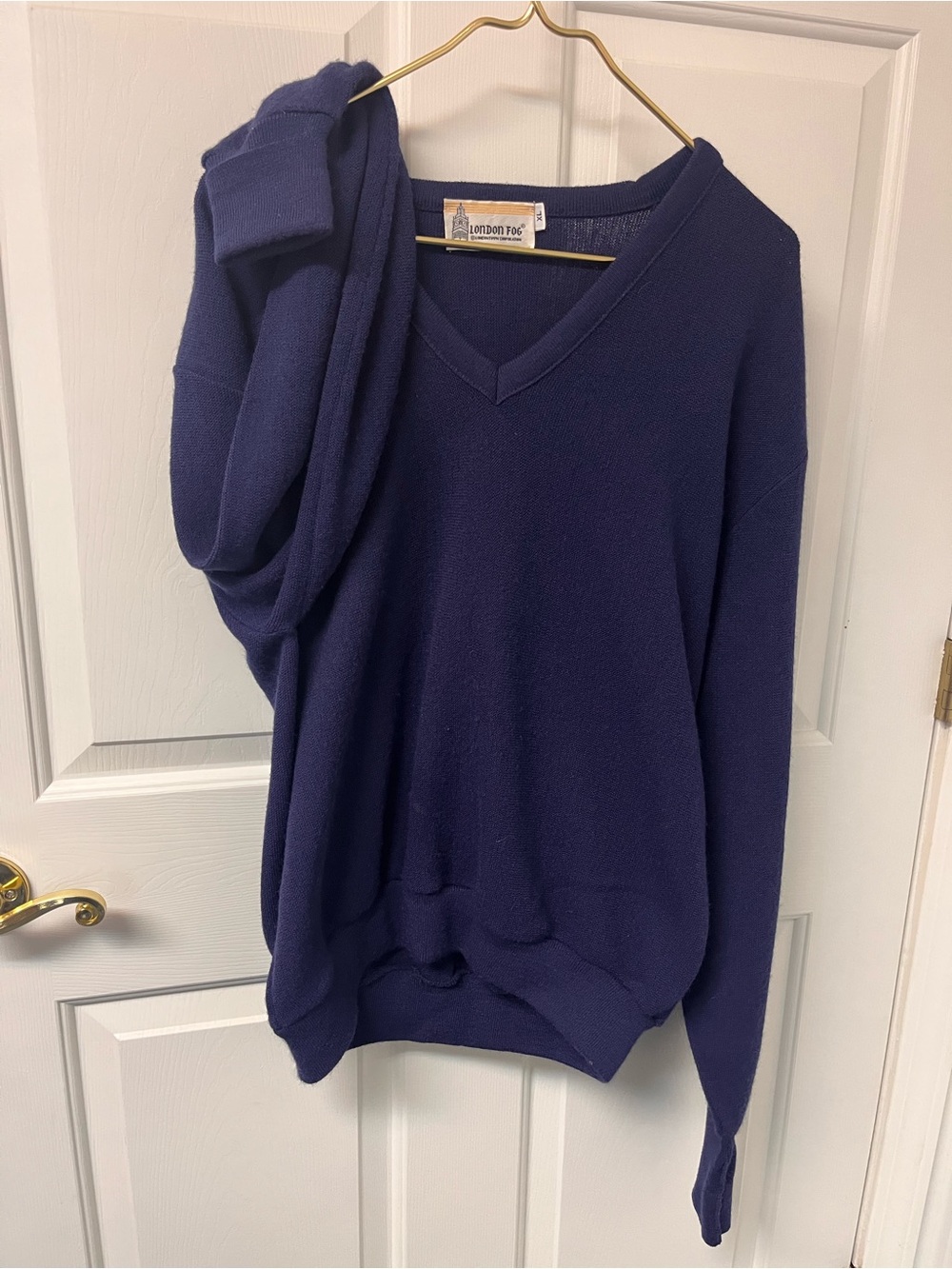Vintage London Fog Men's V-Neck Sweatshirt - Unisex FAME USA Made Oversized